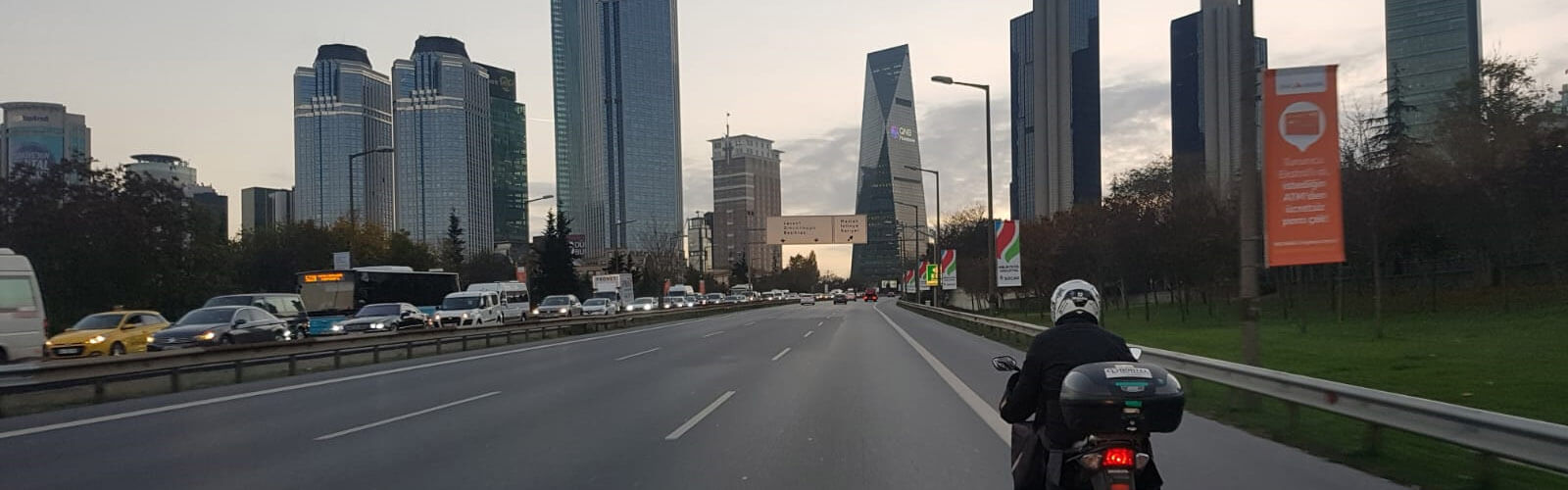 Maslak bölgesine özel olarak verilen bölgenizin en hızlı moto kurye hizmeti.